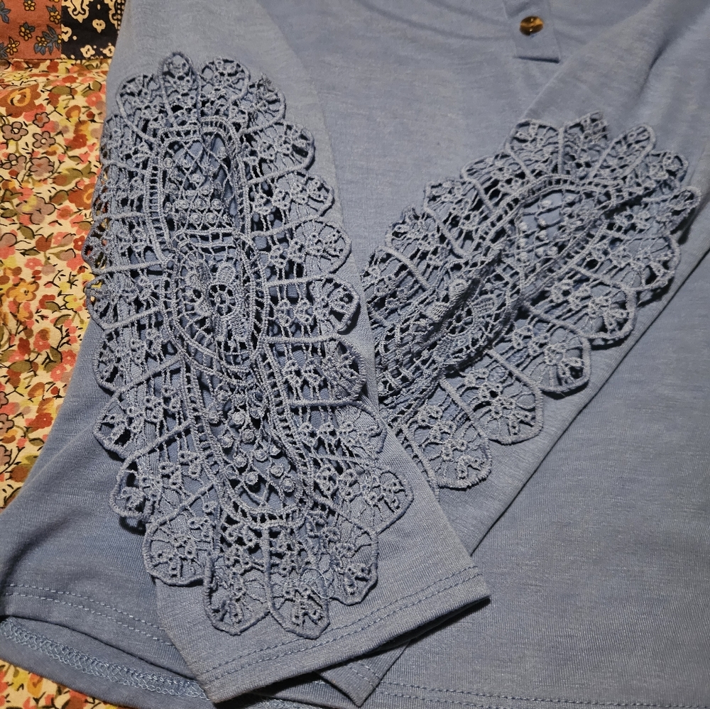 Long-Sleeved Blue Tee with Lace Cuffs, Size L
